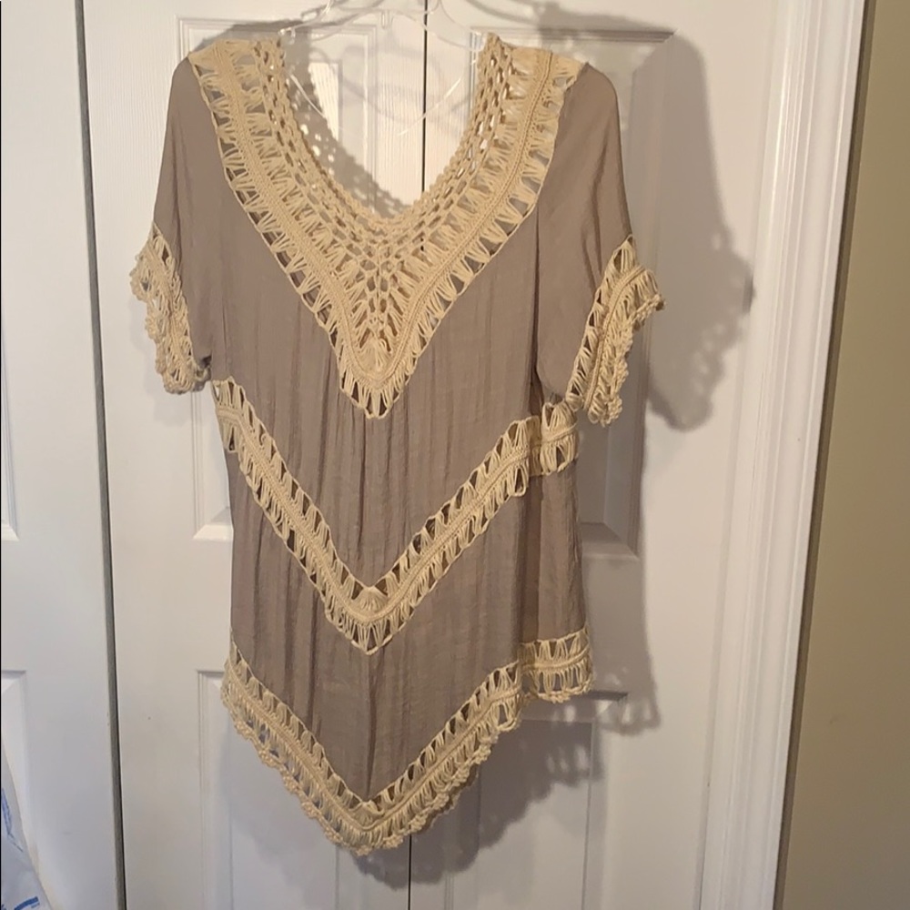 Tunic - Picture 3 of 4